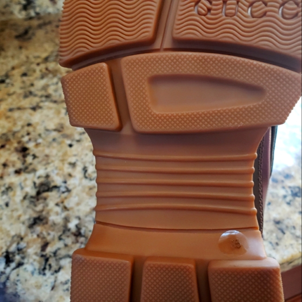 NEW Gucci flashtrek